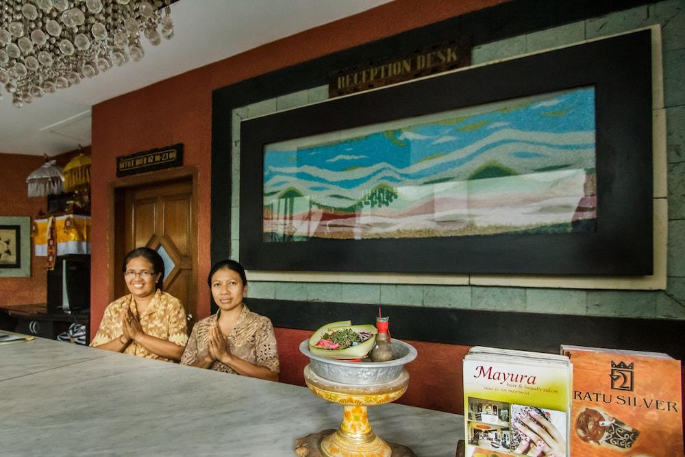 Sri Ratu Hotel Legian Exterior foto
