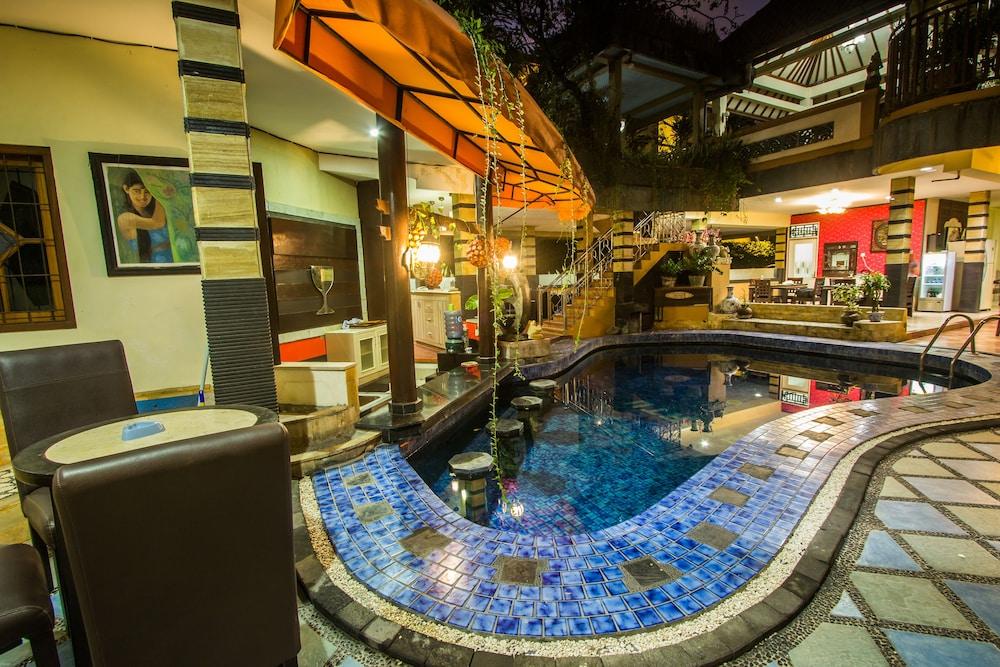 Sri Ratu Hotel Legian Exterior foto
