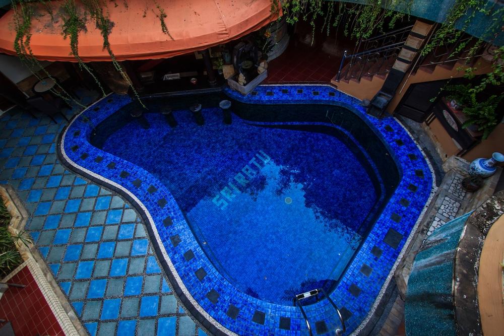 Sri Ratu Hotel Legian Exterior foto